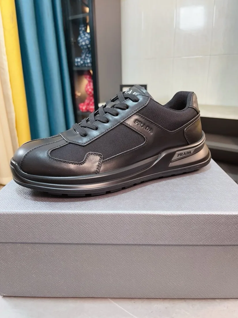 The ex-factory price is 620🌹🌹The high-quality new Prada (Prada) counters are launched simultaneously. The new men's shoes and 😘fabrics are selected from imported mesh and glue-spraying technology. Imported cowhide lining. 👍🏿High-end☄️Open-molded non-slip rubber outsole, exquisite lines, simple and elegant, comfortable and high-end for leisure travel. Code number: 38 to 44